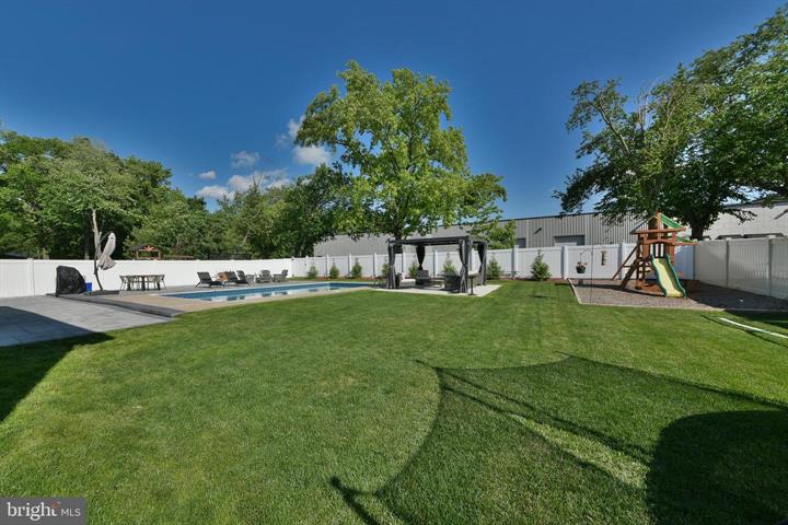 Cinnaminson, New Jersey, 08077, United States, 4 Bedrooms Bedrooms, ,4 BathroomsBathrooms,Residential,For Sale,1973865