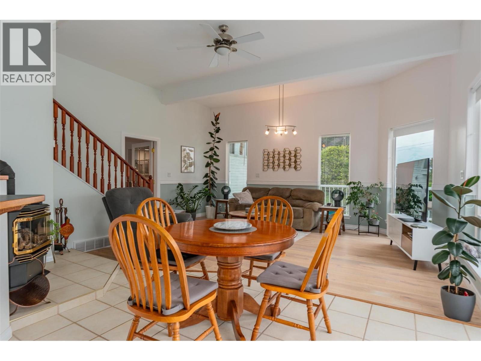 CASTLEGAR, British Columbia, V1N 2S5, CA, 5 Bedrooms Bedrooms, ,3 BathroomsBathrooms,Residential,For Sale,1918306