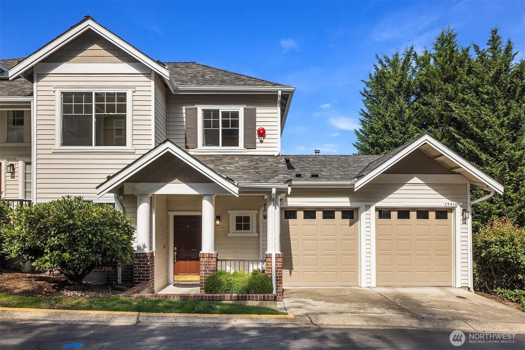Woodinville, Washington, 98072, United States, 3 Bedrooms Bedrooms, ,3 BathroomsBathrooms,Residential,For Sale,1948007