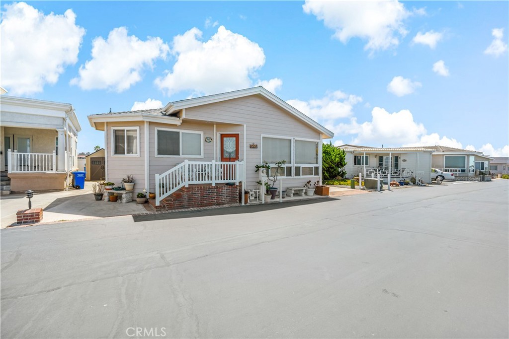 Carlsbad, California, 92011, United States, 2 Bedrooms Bedrooms, ,2 BathroomsBathrooms,Residential,For Sale,1977737