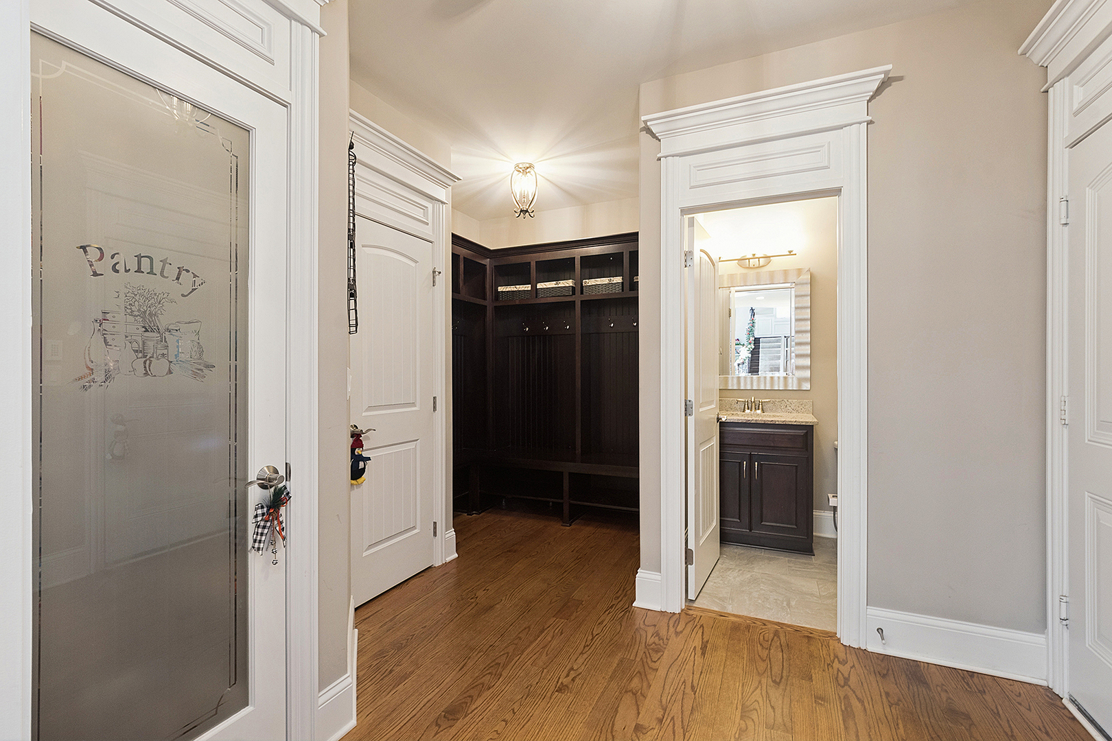 Mokena, Illinois, 60448, United States, 5 Bedrooms Bedrooms, ,4 BathroomsBathrooms,Residential,For Sale,2005248