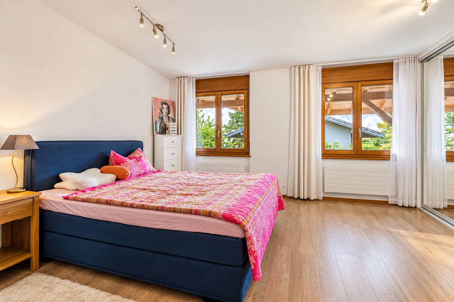  Semi-detached house with a gable roof and a peaceful garden in Chavannes-des-Boi - 物件實景