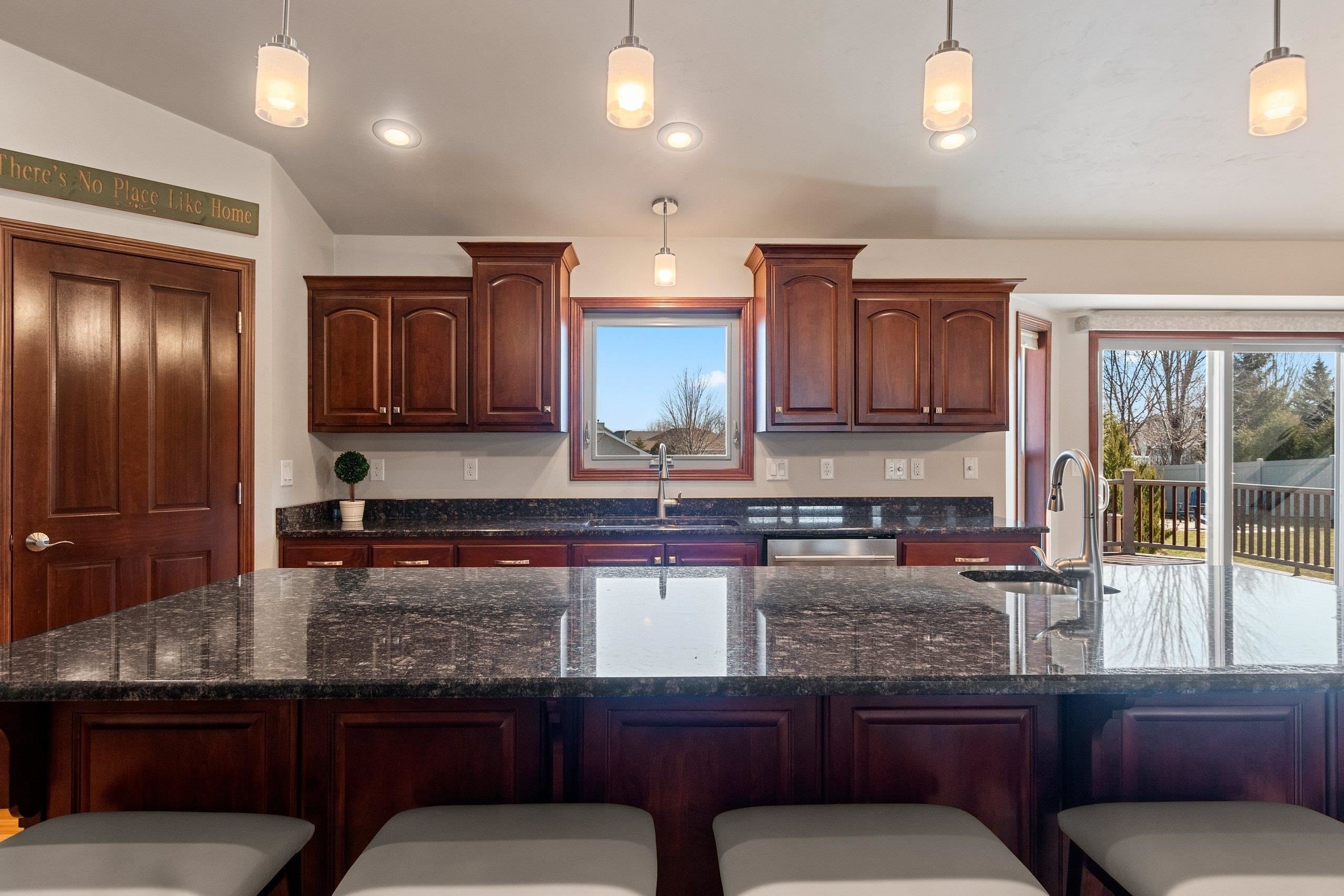 DE PERE, Wisconsin, 54115, United States, 5 Bedrooms Bedrooms, ,4 BathroomsBathrooms,Residential,For Sale,2048678