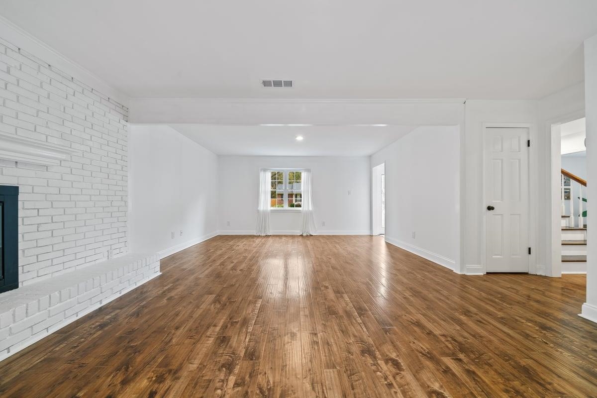 Collierville, Tennessee, 38017, United States, 3 Bedrooms Bedrooms, ,3 BathroomsBathrooms,Residential,For Sale,1989206