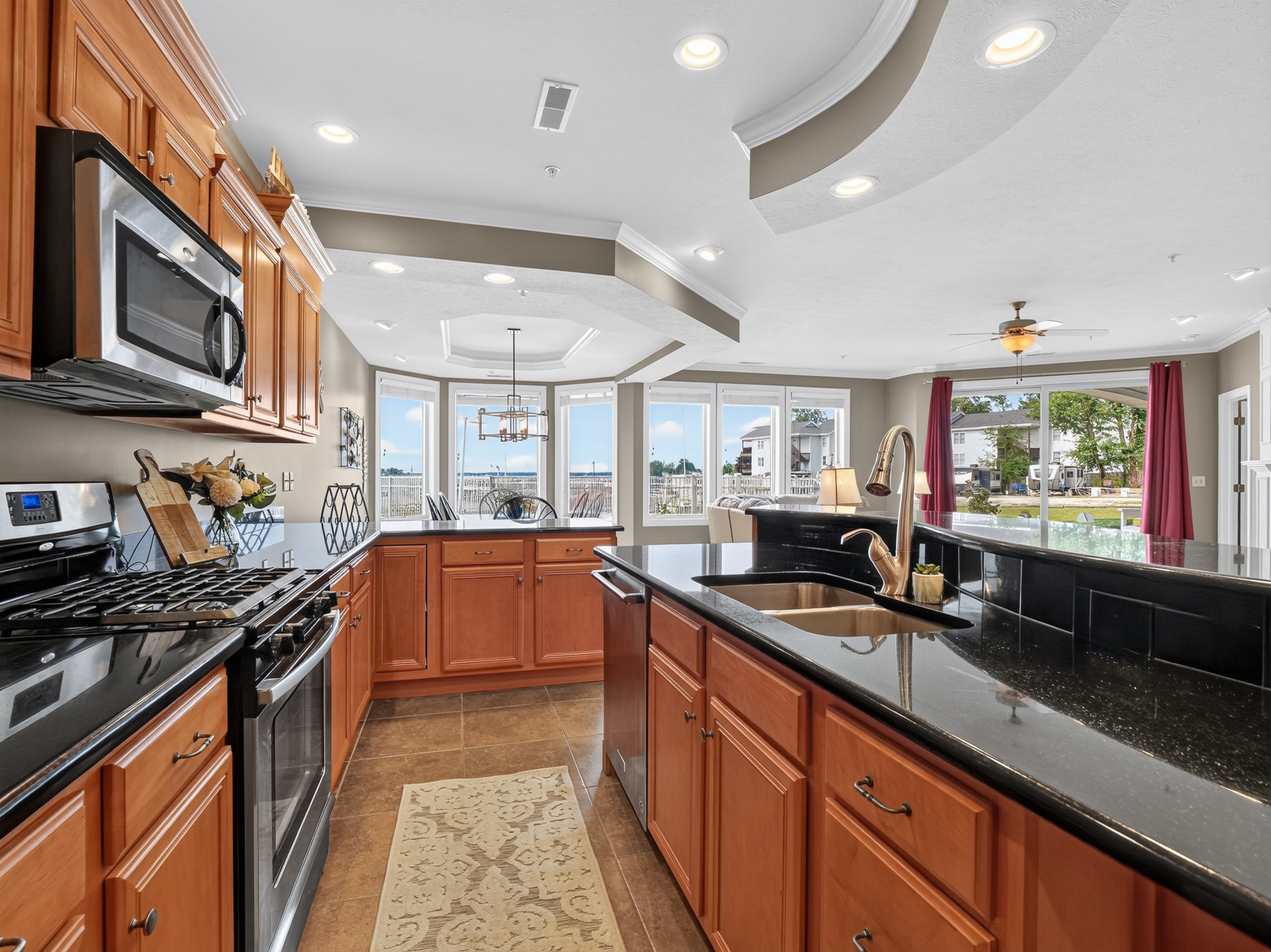  Ground Floor Condo with Sunset Lake Views - 物件實景