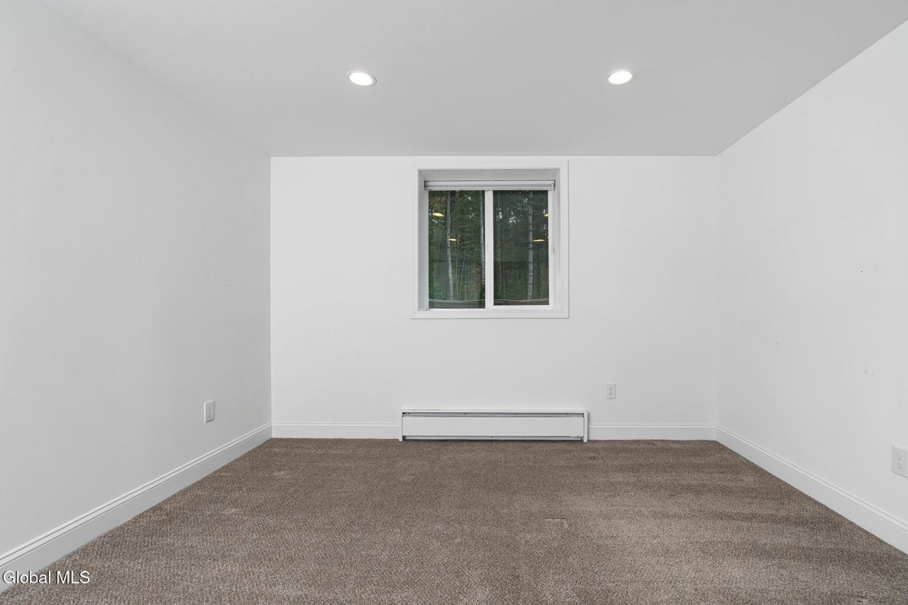 Halfmoon, New York, 12065, United States, 4 Bedrooms Bedrooms, ,3 BathroomsBathrooms,Residential,For Sale,1987891