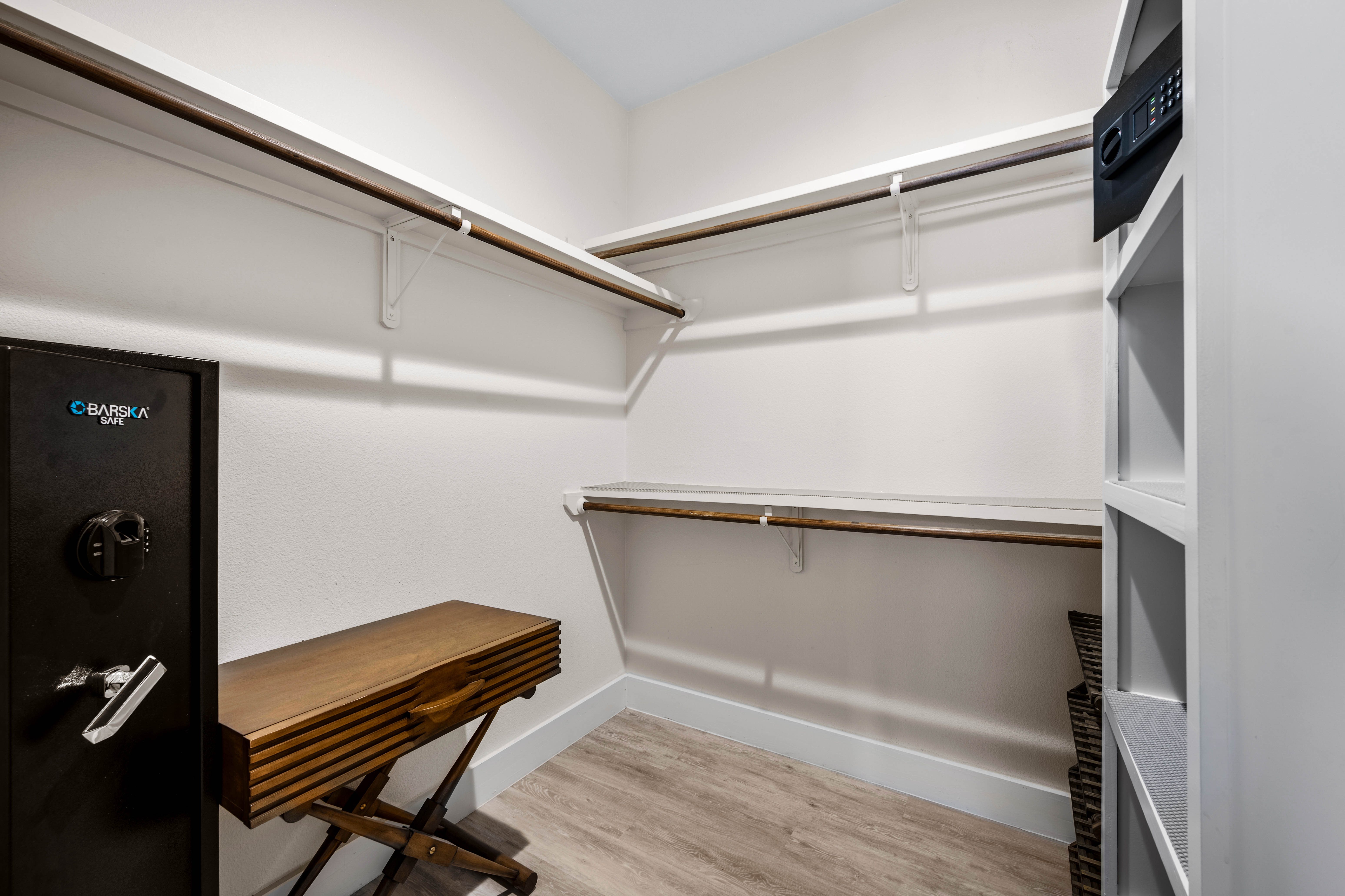  Relaxing 4BR Waterfront Condo - 物件實景