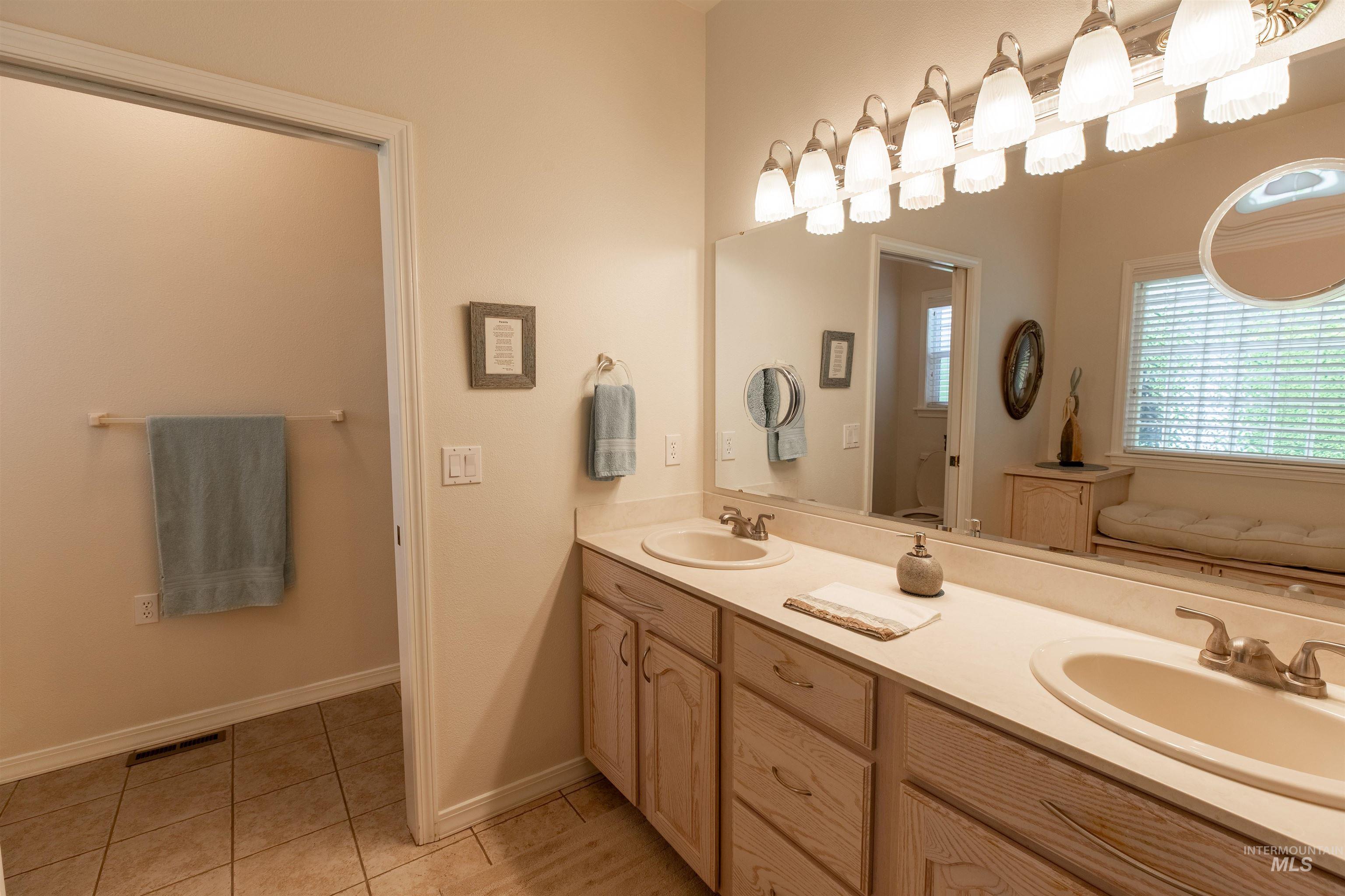 Meridian, Idaho, 83646, United States, 2 Bedrooms Bedrooms, ,Residential,For Sale,1889907