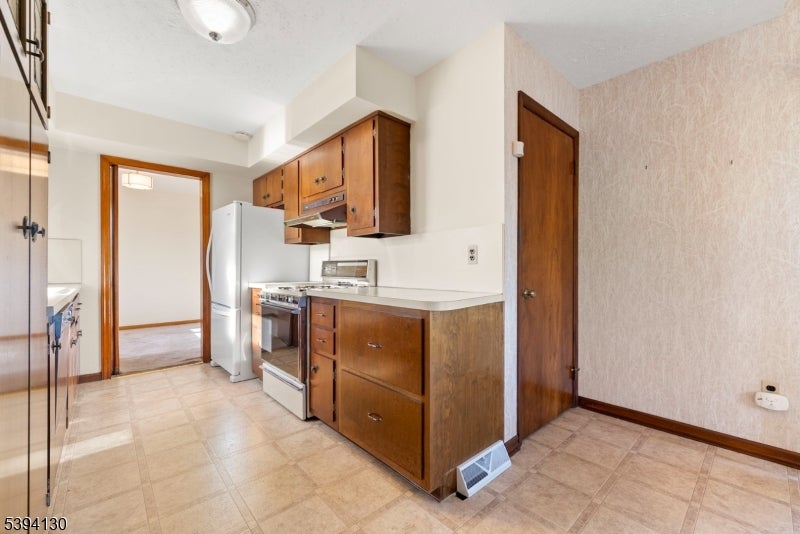 Clifton City, New Jersey, 07013, United States, 3 Bedrooms Bedrooms, ,1 BathroomBathrooms,Residential,For Sale,1980318