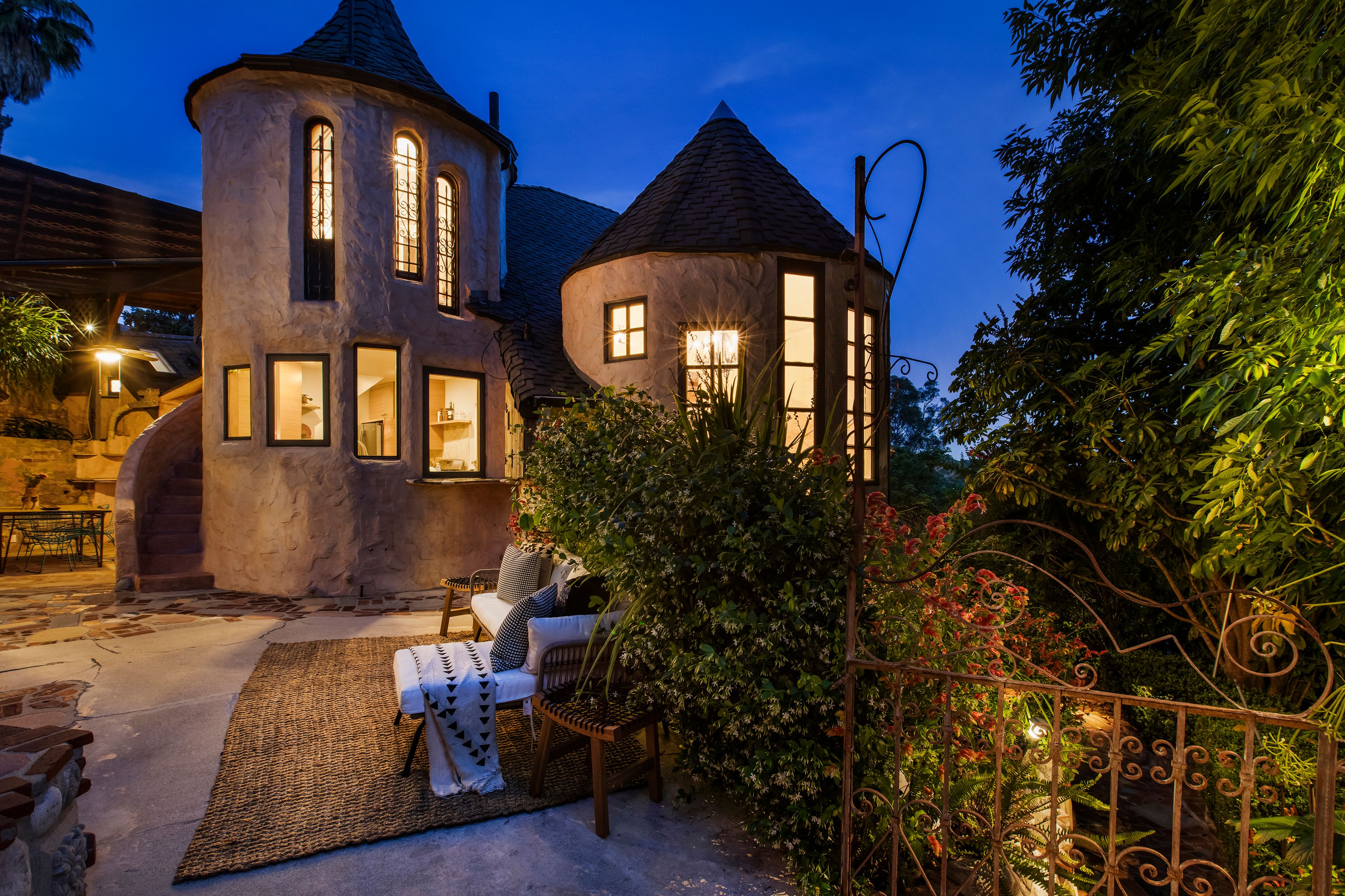  A Storybook Compound - 物件實景