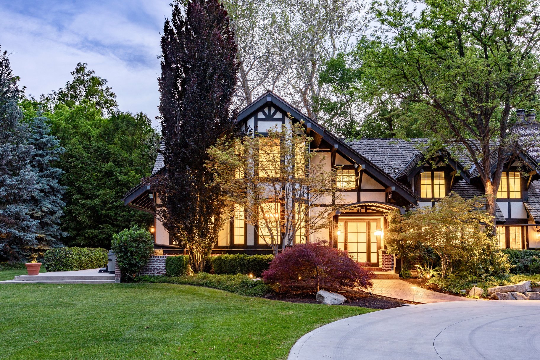  Stunning Tudor Estate in Premier Walker Lane Neighborhood - 物件實景