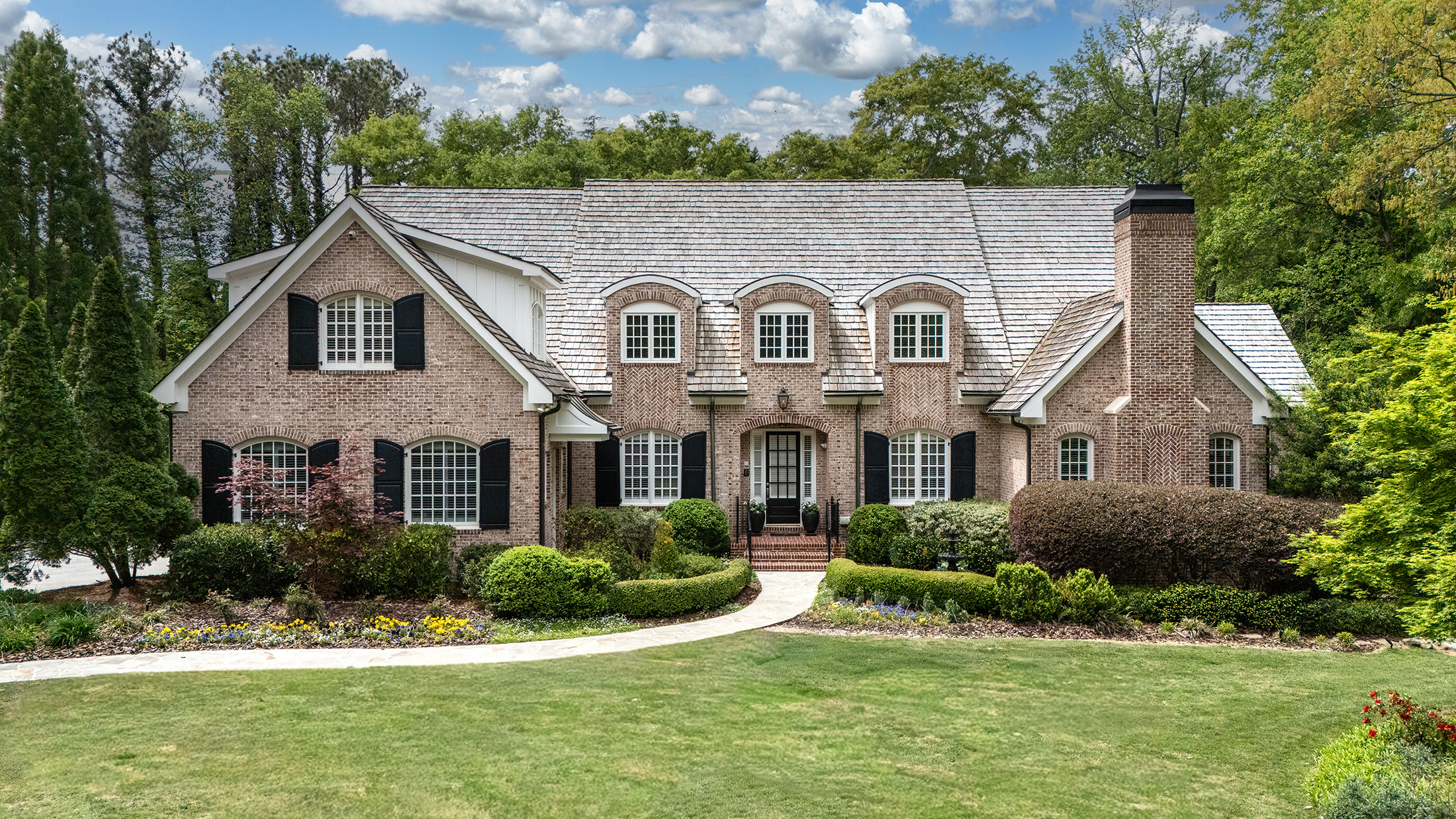  Magnificent Gated Vinings Estate Blends Elegance, Comfort and Lifestyle - 物件實景