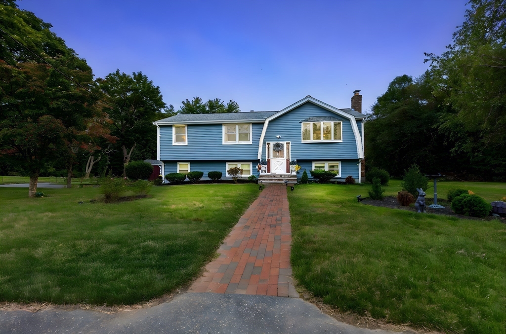 Bridgewater, Massachusetts, 02324, United States, 3 Bedrooms Bedrooms, ,2 BathroomsBathrooms,Residential,For Sale,1943085