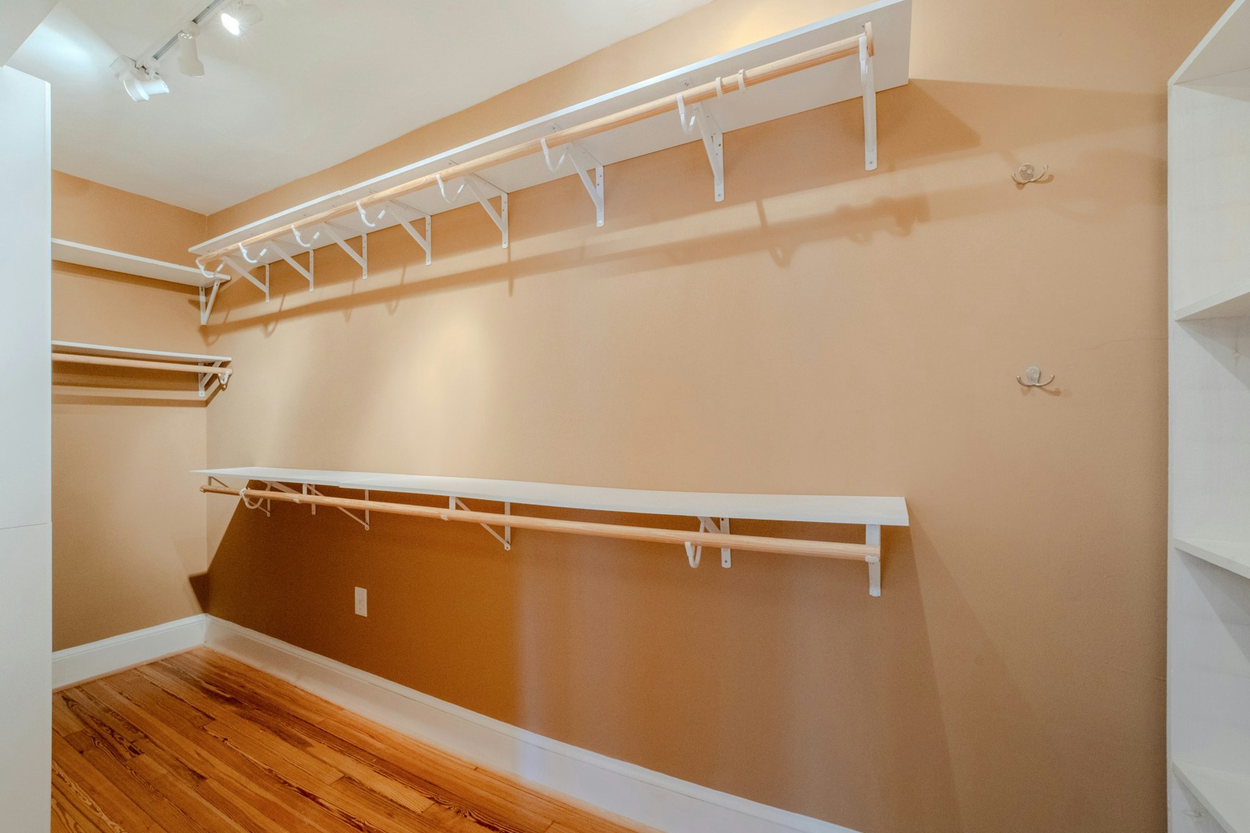  208 Edwards Ferry Road NE, Leesburg, VA, 20176 - 物件實景