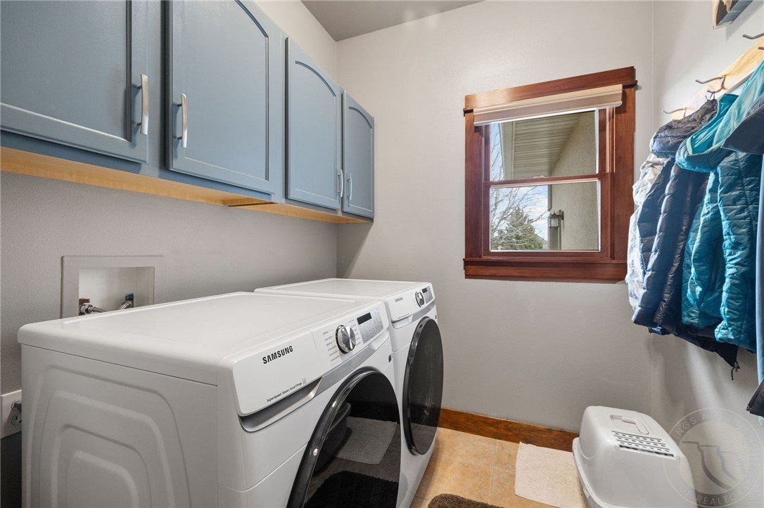 Molt/Rapelje, Montana, 59106, United States, 4 Bedrooms Bedrooms, ,3 BathroomsBathrooms,Residential,For Sale,1789052