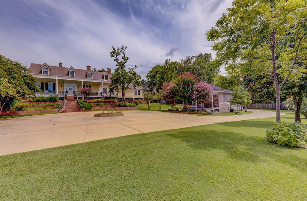 Vicksburg, Mississippi, 39180, United States, 4 Bedrooms Bedrooms, ,4 BathroomsBathrooms,Residential,For Sale,1778903