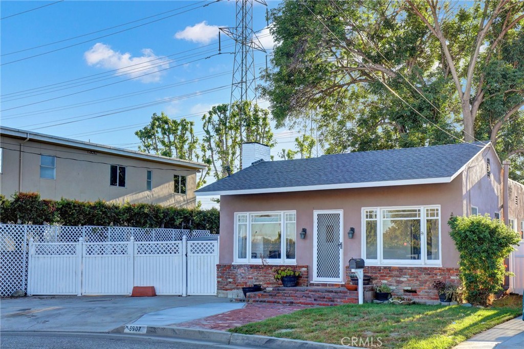 Lakewood, California, 90713, United States, 2 Bedrooms Bedrooms, ,1 BathroomBathrooms,Residential,For Sale,1943590