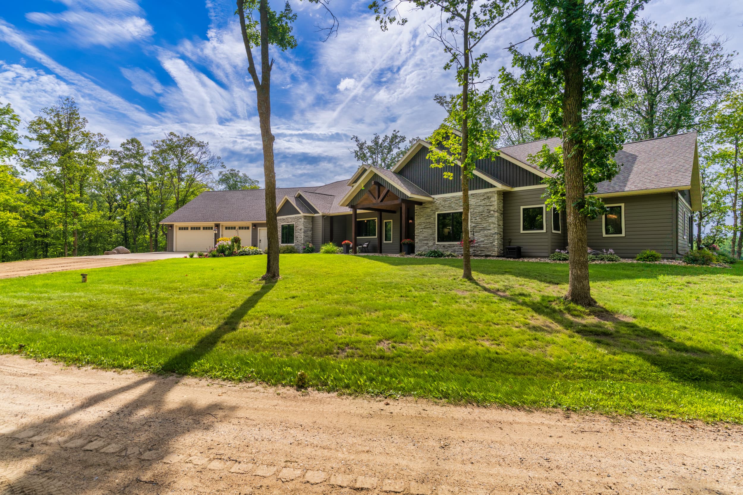 Clearbrook, Minnesota, 56634, United States, 4 Bedrooms Bedrooms, ,3 BathroomsBathrooms,Residential,For Sale,1921675