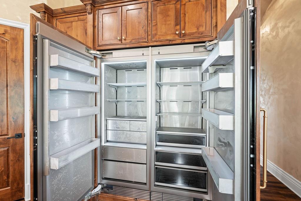 Beeville, Texas, 78102, United States, 4 Bedrooms Bedrooms, ,3 BathroomsBathrooms,Residential,For Sale,1857883