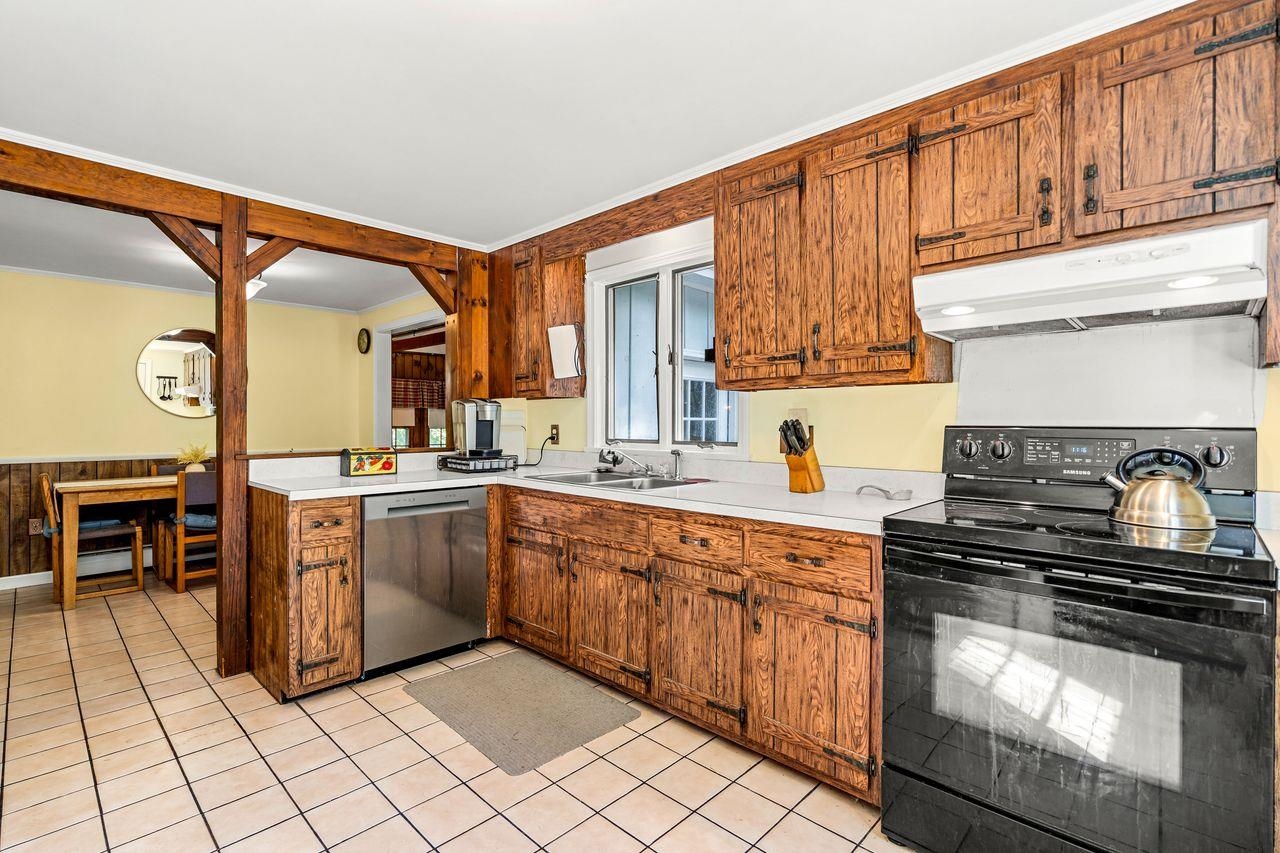 Amherst, New Hampshire, 03031, United States, 2 Bedrooms Bedrooms, ,1 BathroomBathrooms,Residential,For Sale,1996144