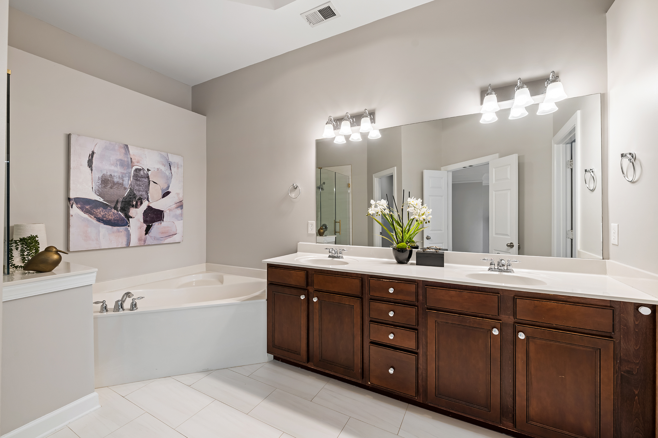  Thoughtfully Updated Brownstone in Brookhaven - 物件實景