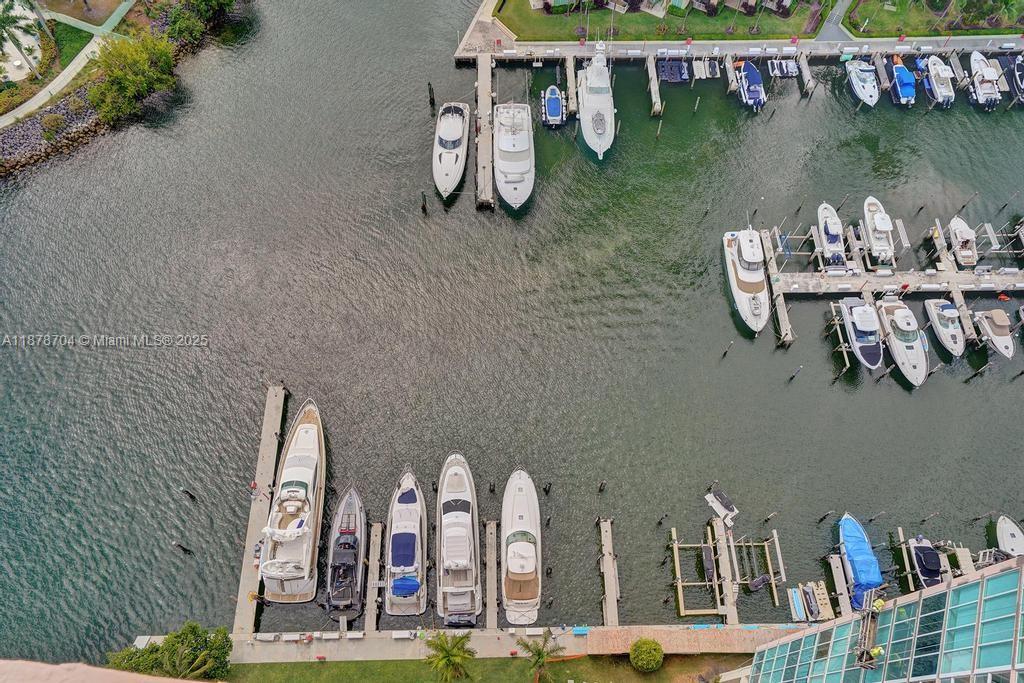 Aventura, Florida, 33180, United States, 2 Bedrooms Bedrooms, ,3 BathroomsBathrooms,Residential,For Sale,1947982