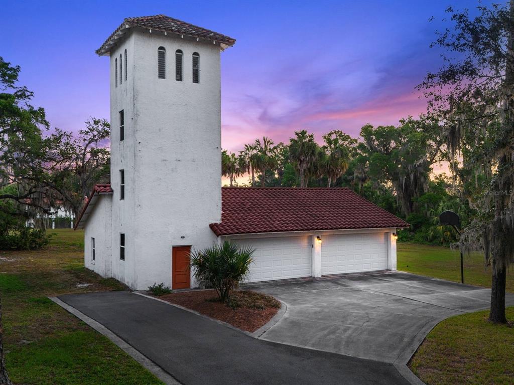 Eustis, Florida, 32736, United States, 6 Bedrooms Bedrooms, ,6 BathroomsBathrooms,Residential,For Sale,1805278