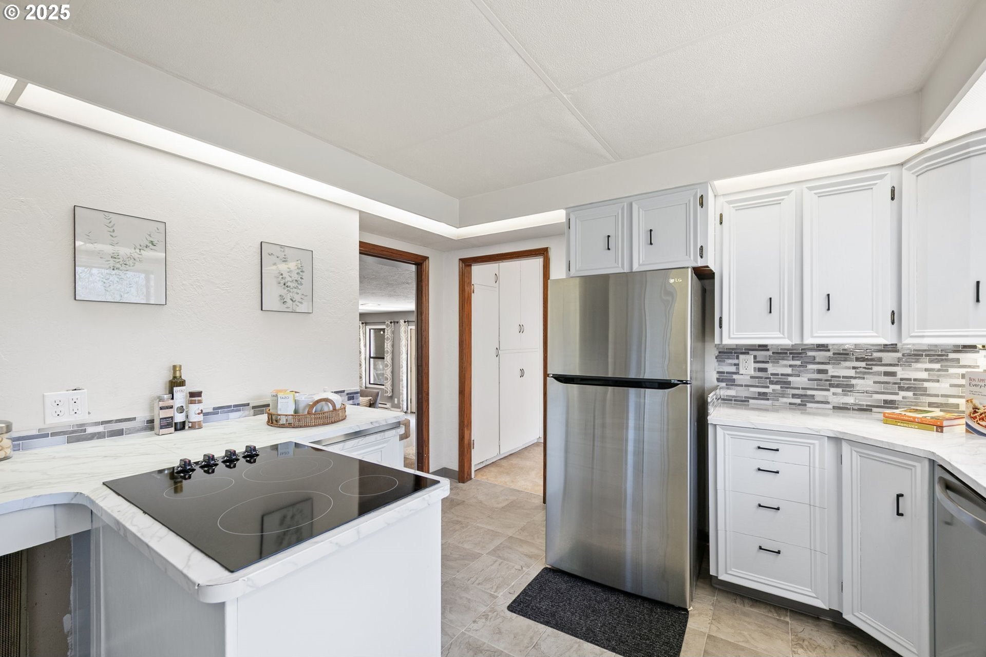 Springfield, Oregon, 97477, United States, 4 Bedrooms Bedrooms, ,2 BathroomsBathrooms,Residential,For Sale,1918433