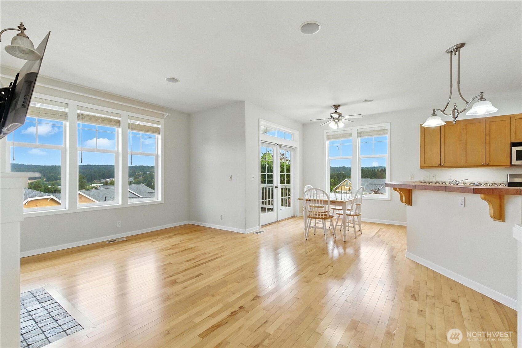Poulsbo, Washington, 98370, United States, 3 Bedrooms Bedrooms, ,3 BathroomsBathrooms,Residential,For Sale,1898293