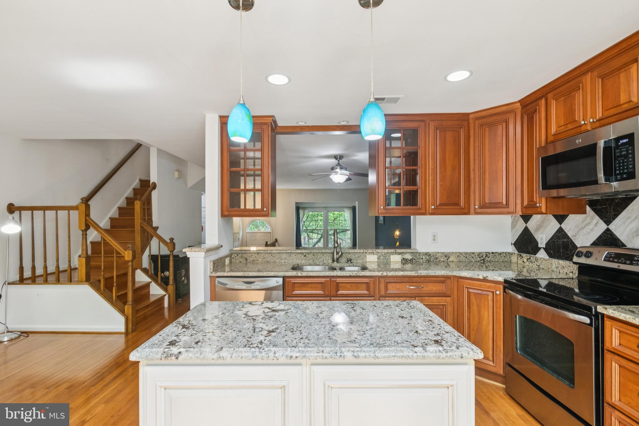 North Potomac, Maryland, 20878, United States, 3 Bedrooms Bedrooms, ,4 BathroomsBathrooms,Residential,For Sale,1923950