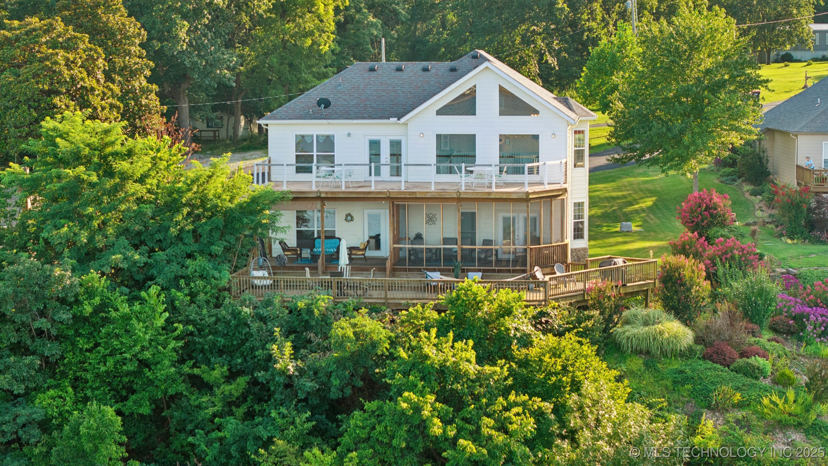 Grove, Oklahoma, 74344, United States, 3 Bedrooms Bedrooms, ,3 BathroomsBathrooms,Residential,For Sale,1900889
