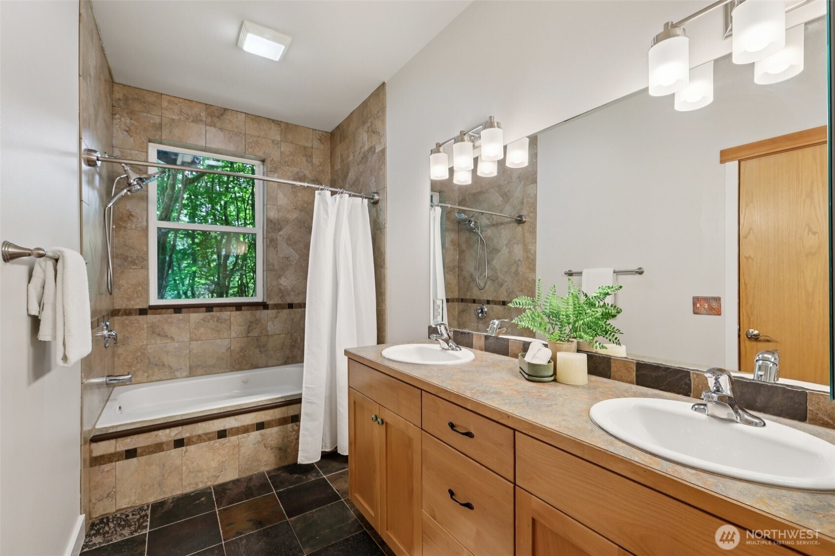 Bellingham, Washington, 98229, United States, 4 Bedrooms Bedrooms, ,3 BathroomsBathrooms,Residential,For Sale,1904216