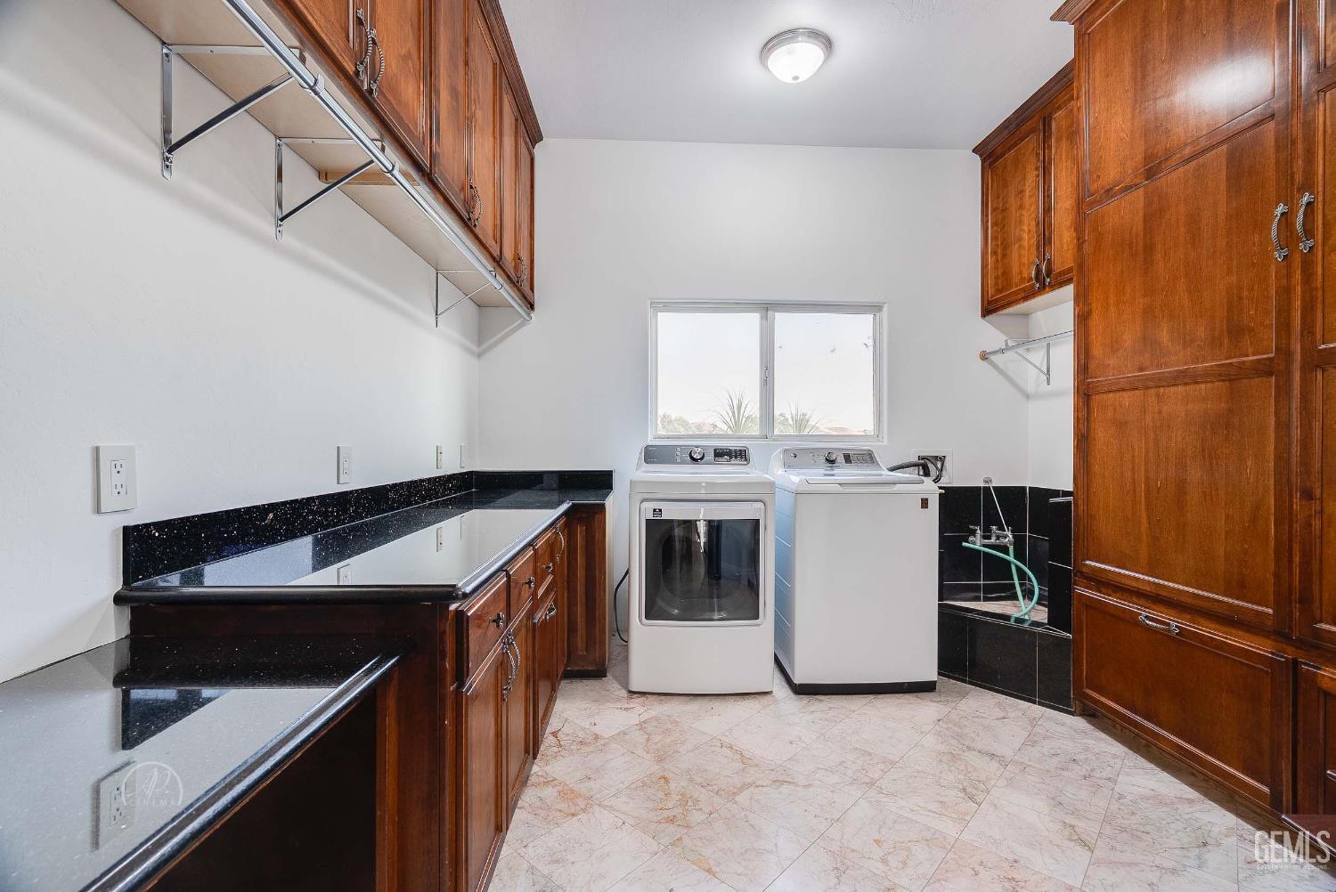 Bakersfield, California, 93308, United States, 4 Bedrooms Bedrooms, ,5 BathroomsBathrooms,Residential,For Sale,1992415