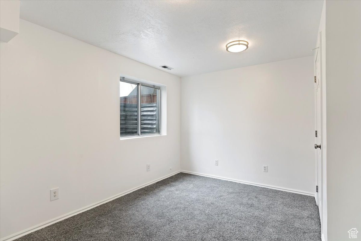 Layton, Utah, 84041, United States, 5 Bedrooms Bedrooms, ,3 BathroomsBathrooms,Residential,For Sale,1837115