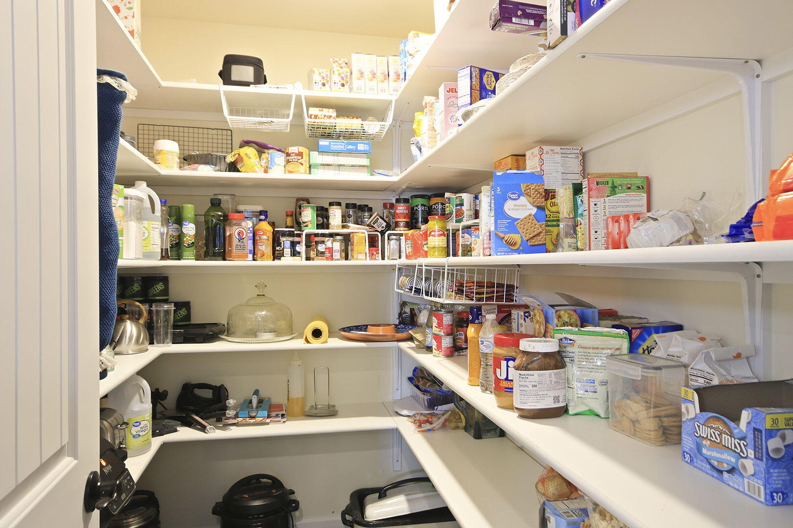 ASHLAND, Missouri, 65010, United States, 4 Bedrooms Bedrooms, ,3 BathroomsBathrooms,Residential,For Sale,1981891