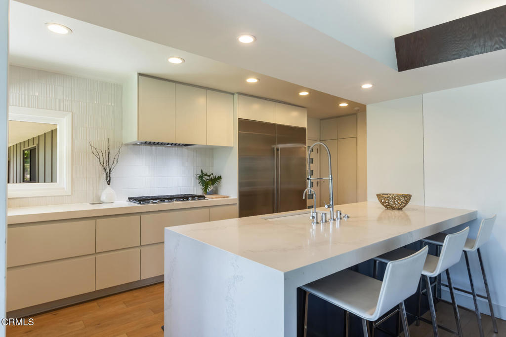 La Canada Flintridge, California, 91011, United States, 3 Bedrooms Bedrooms, ,3 BathroomsBathrooms,Residential,For Sale,1941612