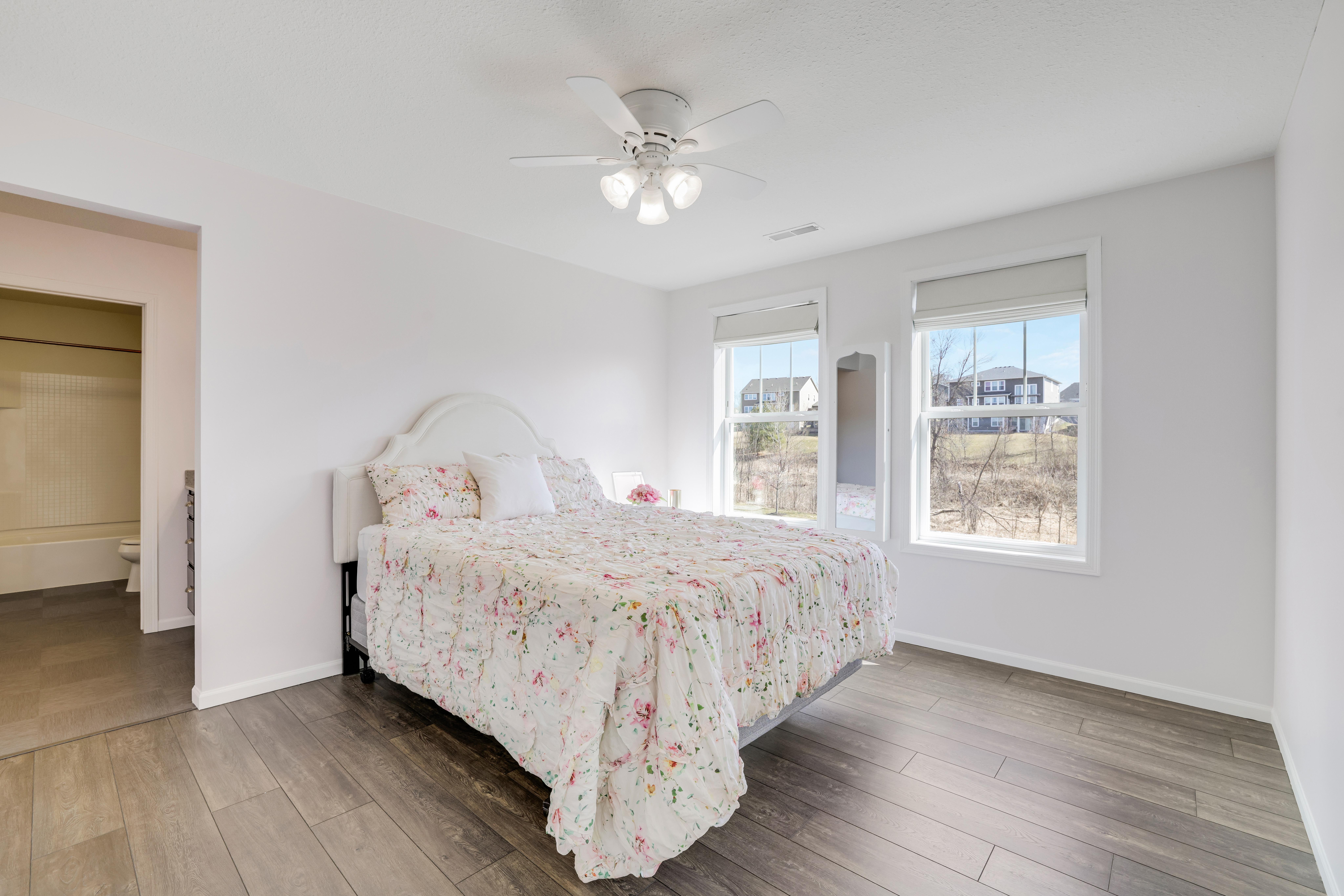  Refined Plymouth Retreat Backing to Nature - 物件實景