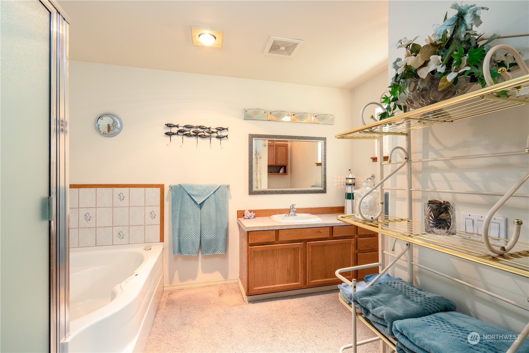 Hat Island, Washington, 98206, United States, 3 Bedrooms Bedrooms, ,1 BathroomBathrooms,Residential,For Sale,1928983