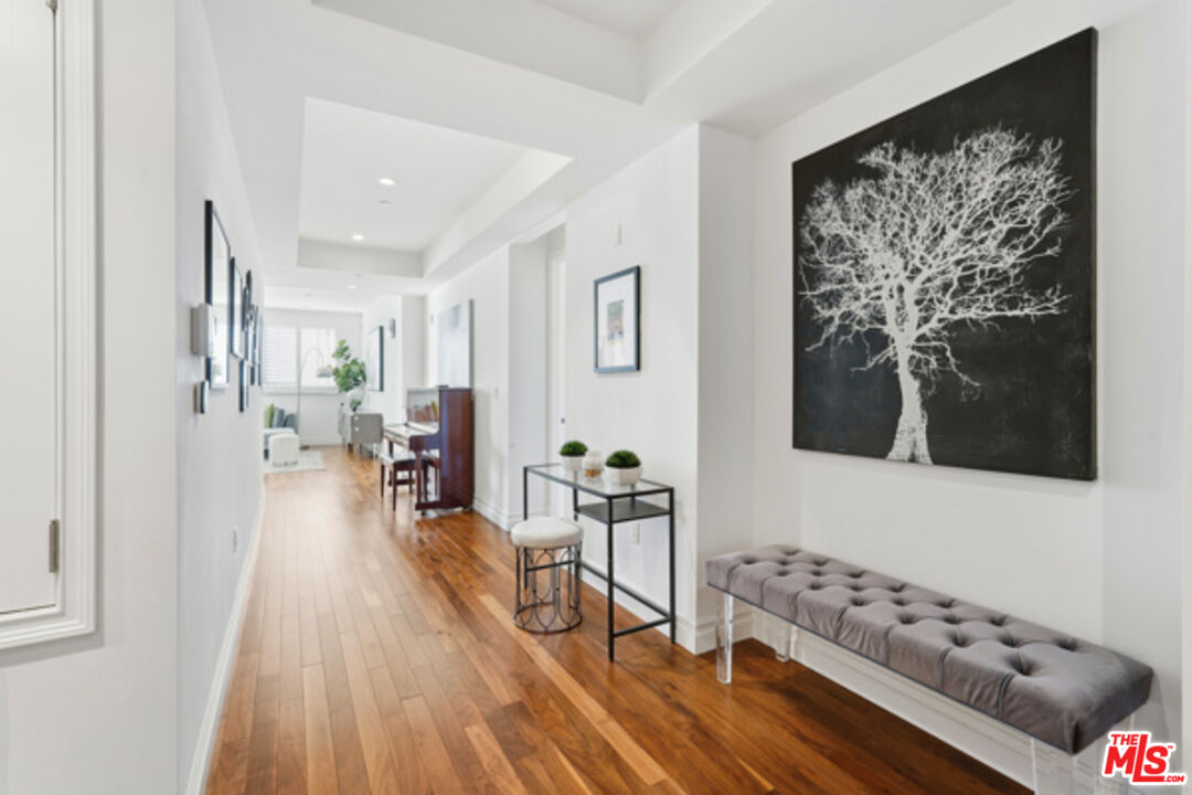 Los Angeles, California, 90010, United States, 3 Bedrooms Bedrooms, ,3 BathroomsBathrooms,Residential,For Sale,1997463