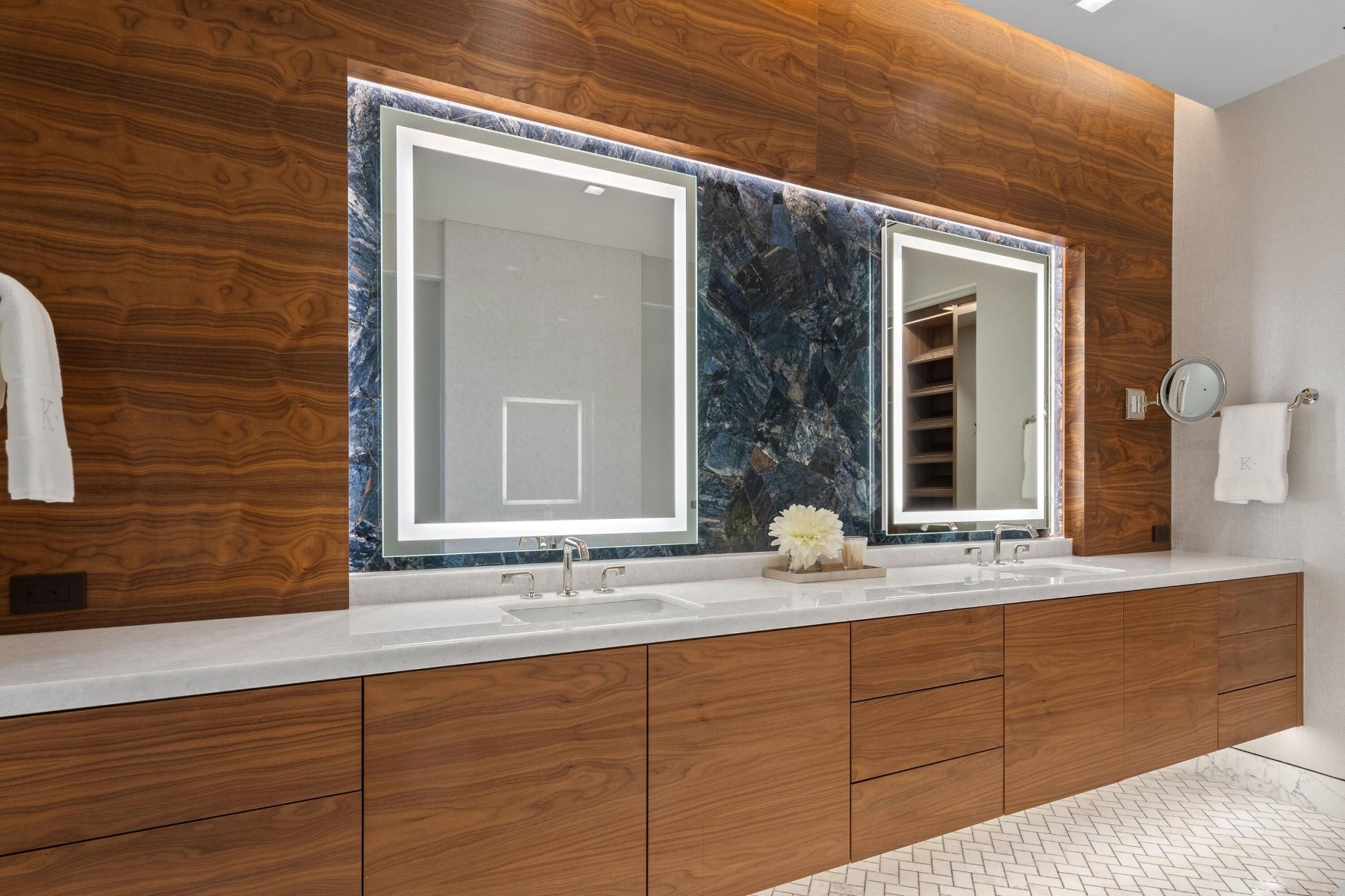  6587 N Palmeraie Boulevard  Paradise Valley, AZ - 物件實景