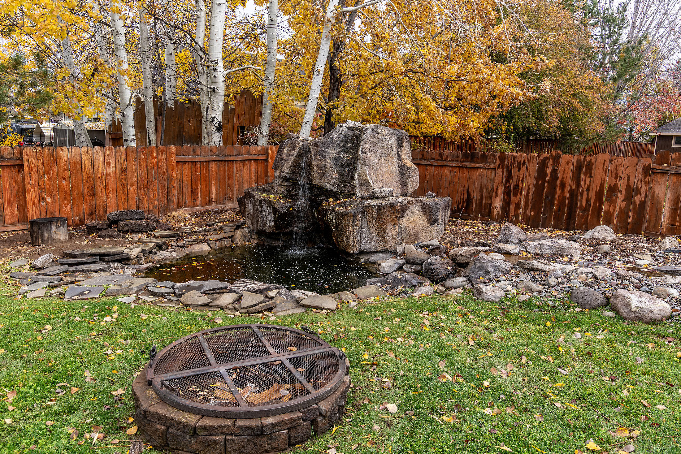 Redmond, Oregon, 97756, United States, 3 Bedrooms Bedrooms, ,3 BathroomsBathrooms,Residential,For Sale,1989039