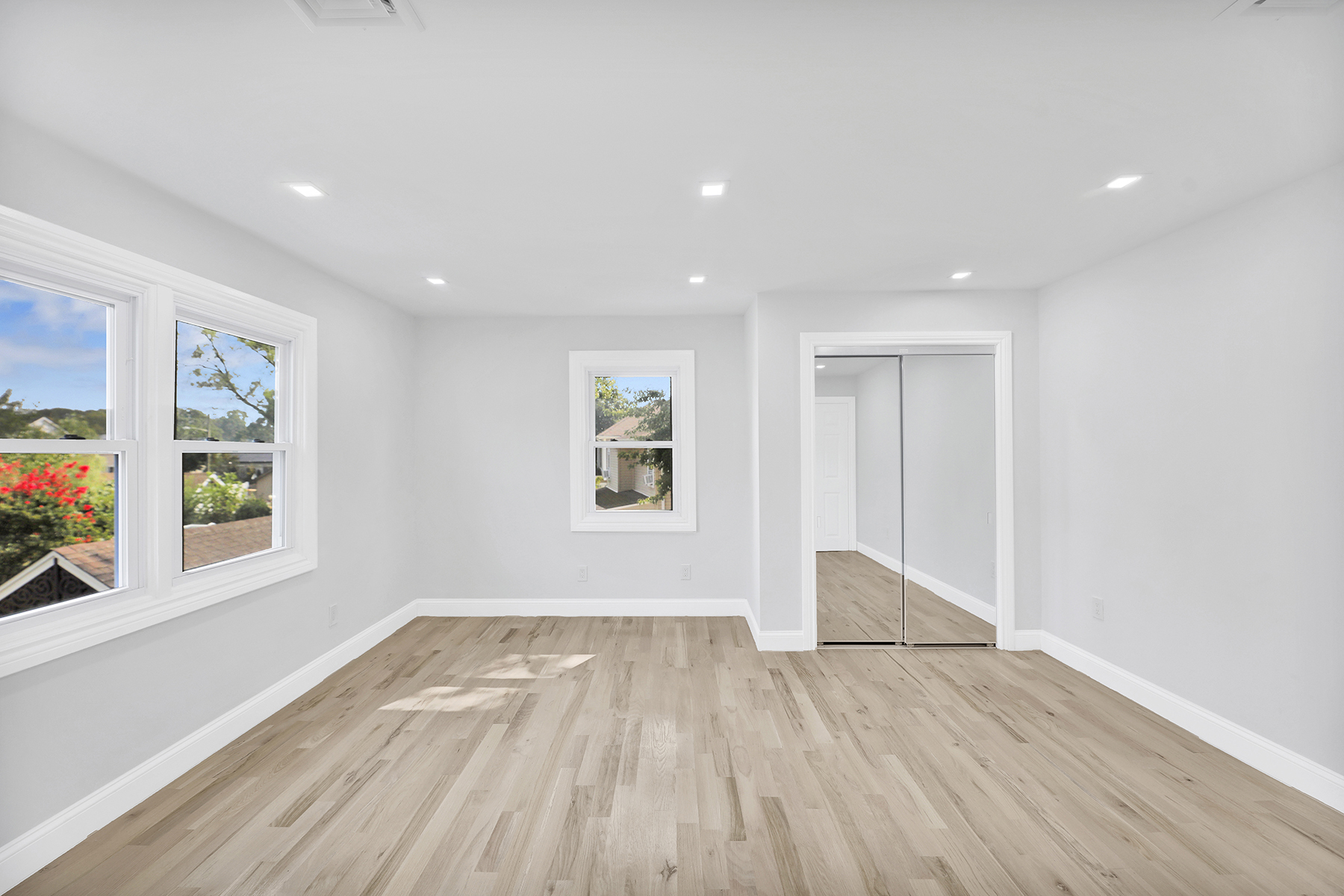 Oceanside, New York, 11572, United States, 5 Bedrooms Bedrooms, ,3 BathroomsBathrooms,Residential,For Sale,1914667