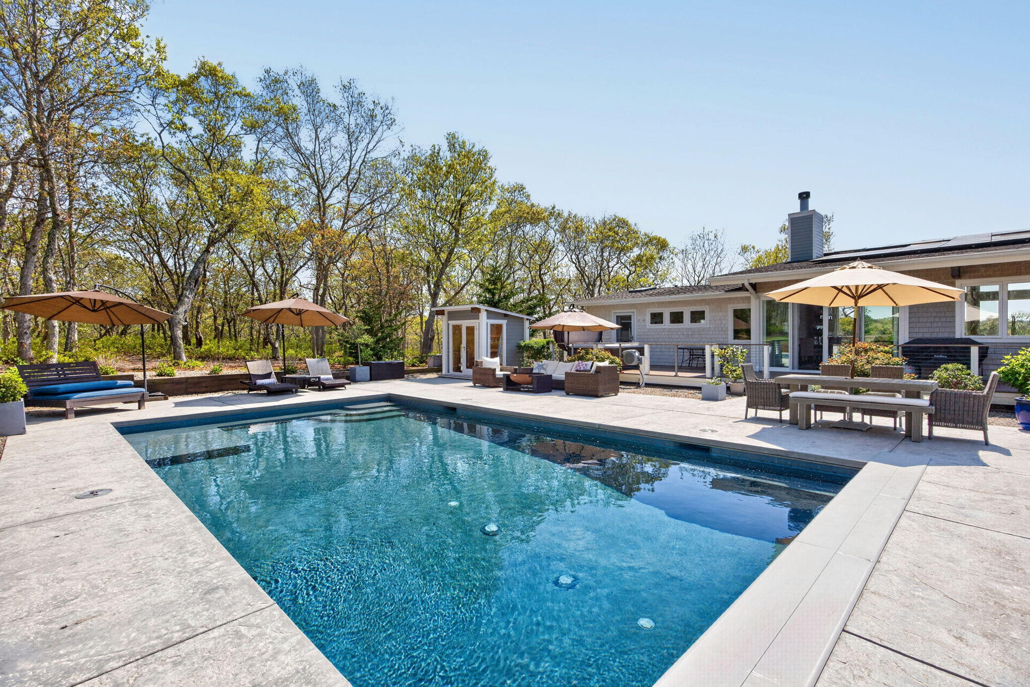 Seashore Serenity on 4.72 Acres with Pool, Guest Cottage & Sunset Views - 物件實景