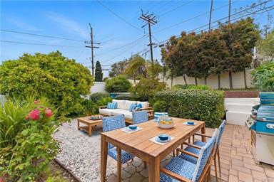 Redondo Beach, California, 90277, United States, 3 Bedrooms Bedrooms, ,2 BathroomsBathrooms,Residential,For Sale,1798298