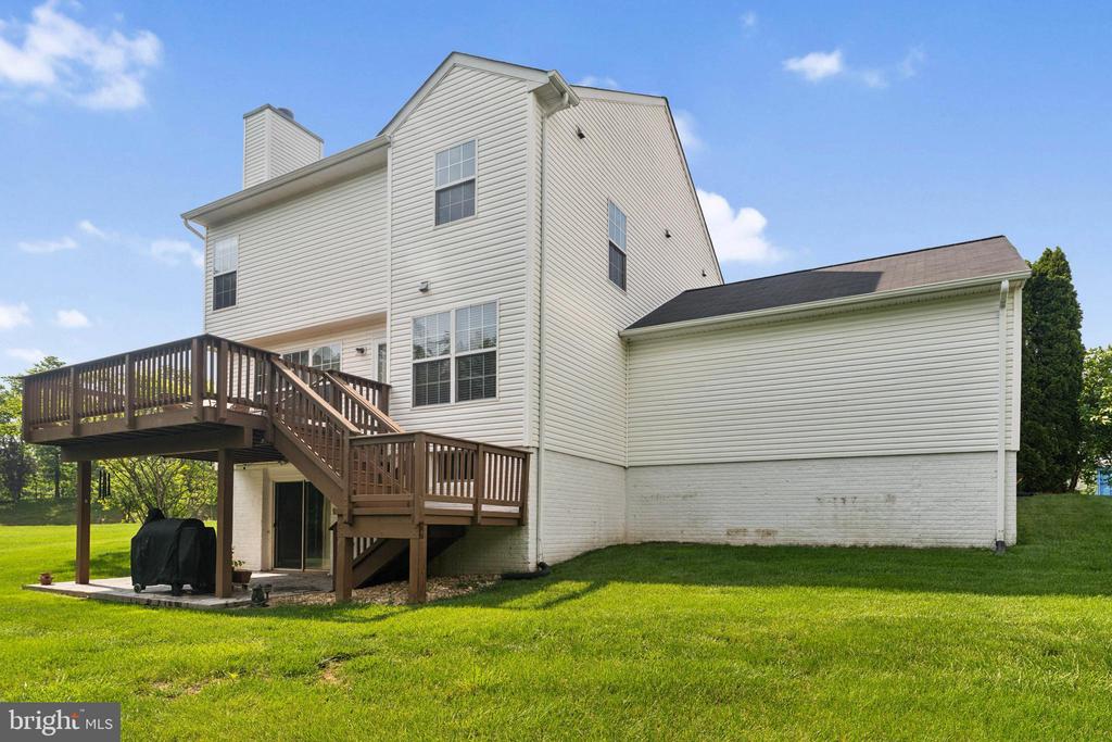 Round Hill, Virginia, 20141, United States, 4 Bedrooms Bedrooms, ,3 BathroomsBathrooms,Residential,For Sale,1944967