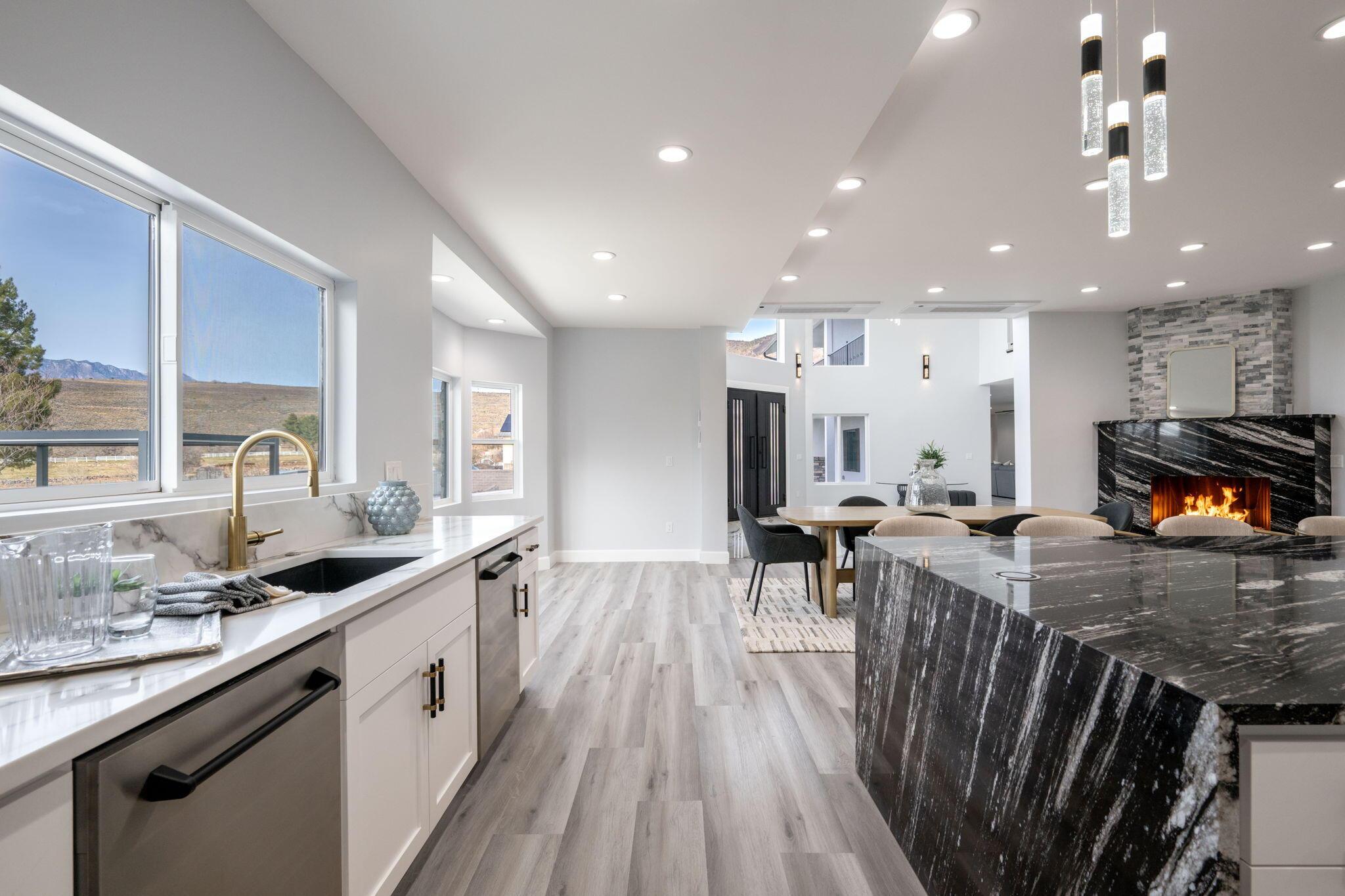 Toquerville, Utah, 84774, United States, 6 Bedrooms Bedrooms, ,8 BathroomsBathrooms,Residential,For Sale,2007436