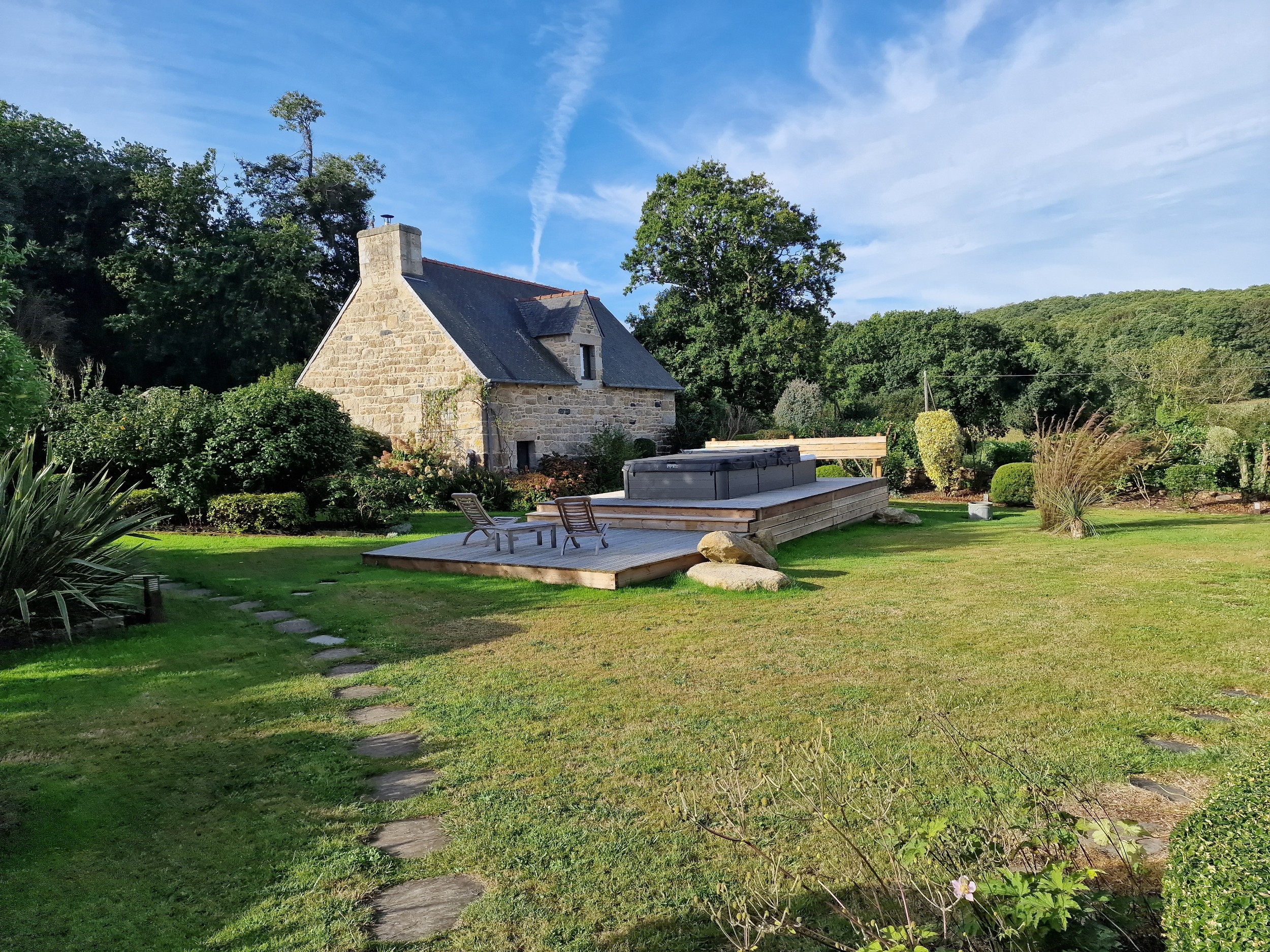 Marvellous property with a 5 acres park overlooking the sea bewteen Buguélès an… - 物件實景