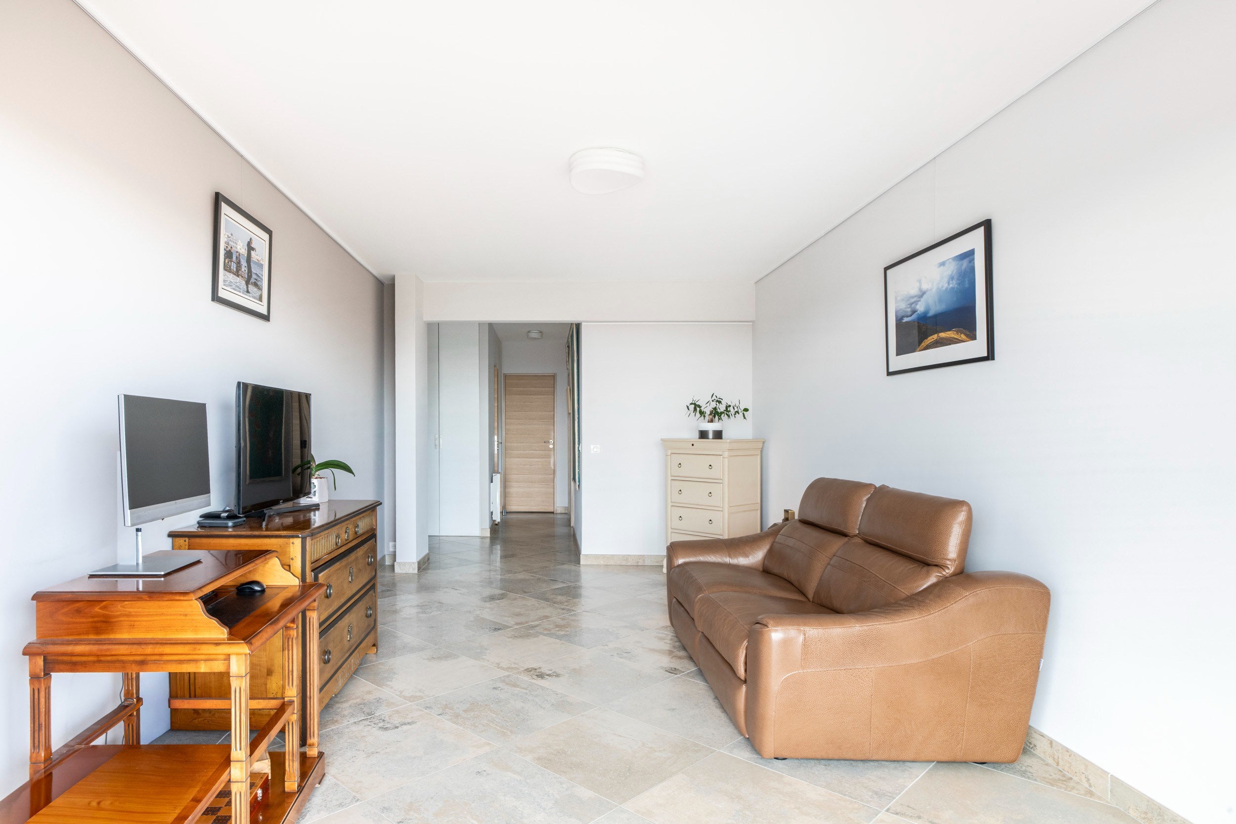  2-bedroom apartment in Vence: sea view, top floor, terraces, parking - 物件實景