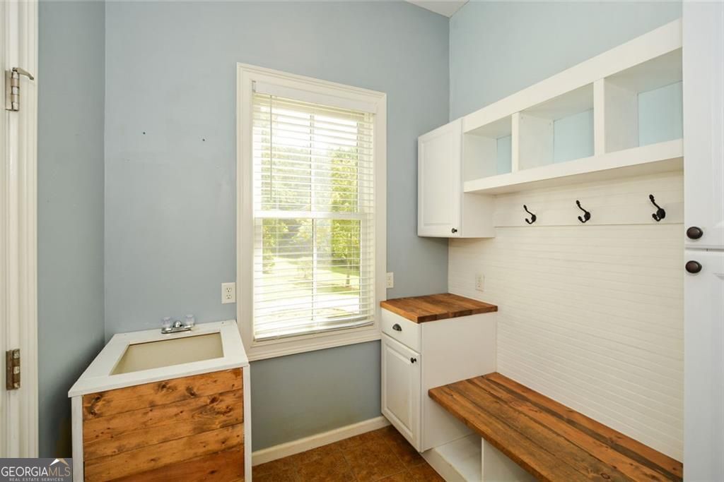 Dallas, Georgia, 30132, United States, 4 Bedrooms Bedrooms, ,5 BathroomsBathrooms,Residential,For Sale,1914851