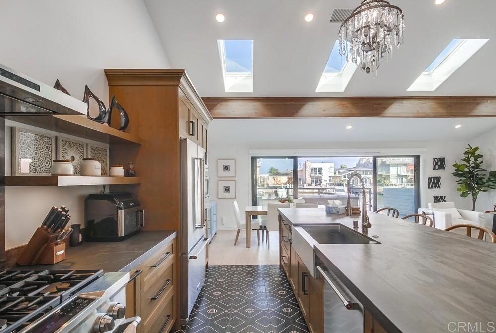 Coronado, California, 92118, United States, 2 Bedrooms Bedrooms, ,2 BathroomsBathrooms,Residential,For Sale,1794986